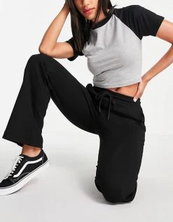 Urban Revivo Flared Plisse Trousers In Black For Women -Urban Revivo Sales unnamed file 1016