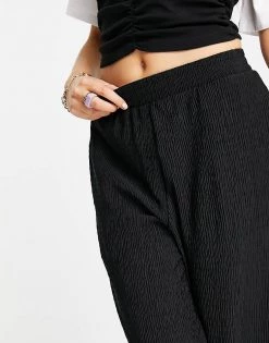 Urban Revivo Wide Leg Crinkle Trousers In Black For Women -Urban Revivo Sales unnamed file 1036
