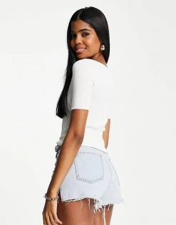 Urban Revivo Knitted Jumper With Cut Out Heart In White For Women -Urban Revivo Sales unnamed file 1056