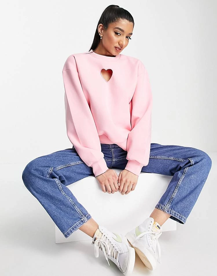 Urban Revivo Sweatshirt With Heart Print In Pink For Women 7 Urban Revivo Sweatshirt With Heart Print In Pink For Women - Image 5