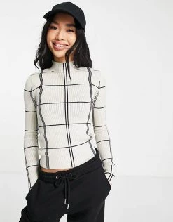 Urban Revivo Round Neck Knitted Jumper In White For Women -Urban Revivo Sales unnamed file 1125