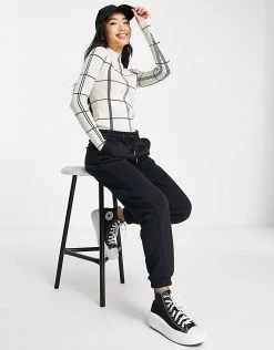 Urban Revivo Round Neck Knitted Jumper In White For Women -Urban Revivo Sales unnamed file 1126