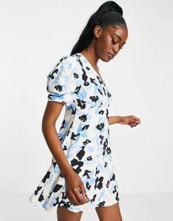 Urban Revivo Wrap Mini Dress In Blue Floral Print For Women -Urban Revivo Sales unnamed file 134