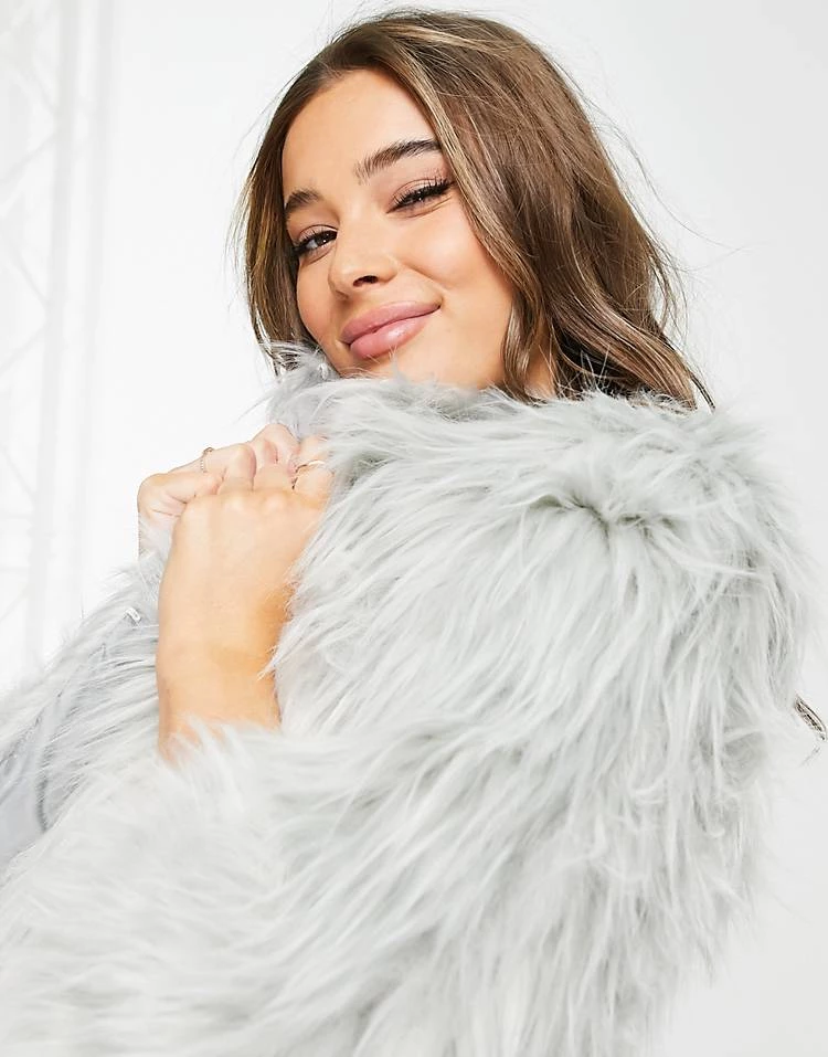 Urban Revivo Faux Fur Jacket In Grey For Women 6 Urban Revivo Faux Fur Jacket In Grey For Women - Image 4