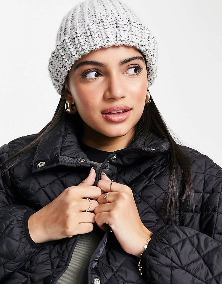 Urban Revivo Quilted Short Jacket In Black For Women 5 Urban Revivo Quilted Short Jacket In Black For Women - Image 3