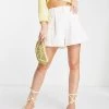 Urban Revivo High Waisted Shorts In White For Women 2 Urban Revivo High Waisted Shorts In White For Women -Urban Revivo Sales unnamed file 1708