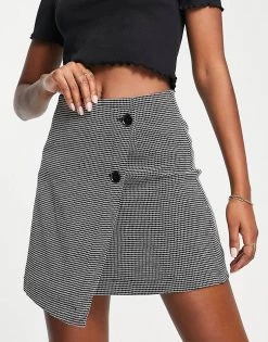 Urban Revivo Button Down Mini Skirt In Black And White For Women -Urban Revivo Sales unnamed file 1777