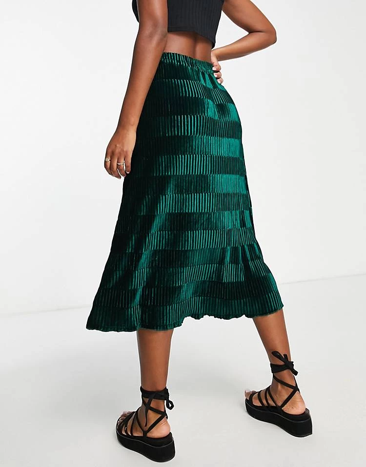 Urban Revivo Crinkle Midi Skirt In Dark Green For Women 4 Urban Revivo Crinkle Midi Skirt In Dark Green For Women - Image 2