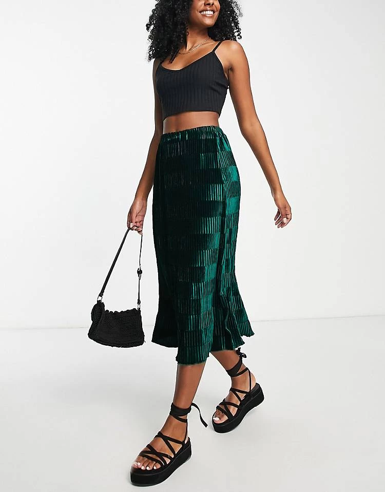 Urban Revivo Crinkle Midi Skirt In Dark Green For Women 6 Urban Revivo Crinkle Midi Skirt In Dark Green For Women - Image 4