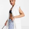 Urban Revivo Sleeveless Tailored Blazer In White For Women
