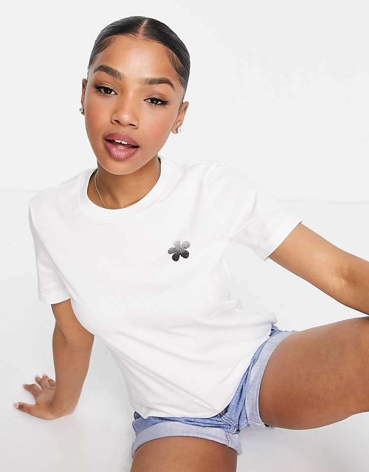 Urban Revivo Printed T-shirt In White For Women 6 Urban Revivo Printed T-shirt In White For Women - Image 4