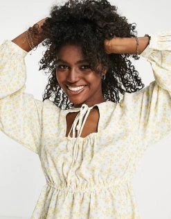 Urban Revivo Peplum Hem Floral Print Top In Yellow For Women Yellow Print -Urban Revivo Sales unnamed file 2082