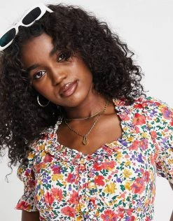 Urban Revivo Co-ord Puff Sleeve Blouse In Red Floral Print For Women -Urban Revivo Sales unnamed file 2156