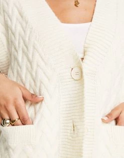 Urban Revivo Cable Knit Vest In White For Women -Urban Revivo Sales unnamed file 2186