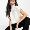 Urban Revivo Cable Knit Vest In Off White For Women -Urban Revivo Sales unnamed file 2273