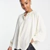 Urban Revivo Ruched Detail Blouse In White For Women 1 Urban Revivo Ruched Detail Blouse In White For Women -Urban Revivo Sales unnamed file 2353