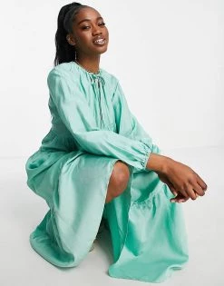 Urban Revivo Tiered Midi Dress In Light Green For Women -Urban Revivo Sales unnamed file 238