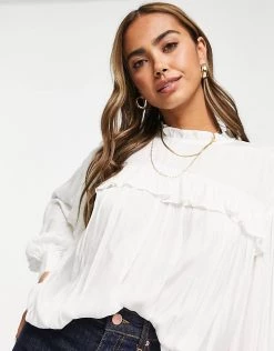 Urban Revivo Ruffle Detail Blouse In White For Women -Urban Revivo Sales unnamed file 2431