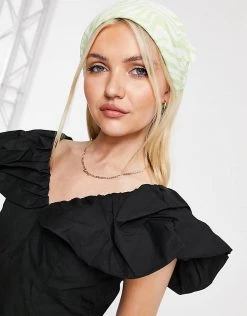 Urban Revivo Corset Detail Top In Black For Women -Urban Revivo Sales unnamed file 2500