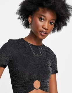 Urban Revivo Ring Detail Cropped T-shirt In Black For Women 11 Urban Revivo Ring Detail Cropped T-shirt In Black For Women -Urban Revivo Sales unnamed file 2537