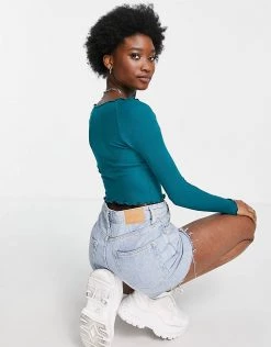 Urban Revivo Lettuce Hem Long Sleeve Crop Top In Dark Green For Women -Urban Revivo Sales unnamed file 2580