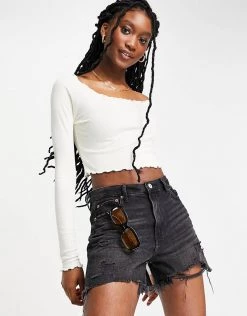 Urban Revivo Lettuce Hem Long Sleeve Crop Top In Off White For Women -Urban Revivo Sales unnamed file 2585