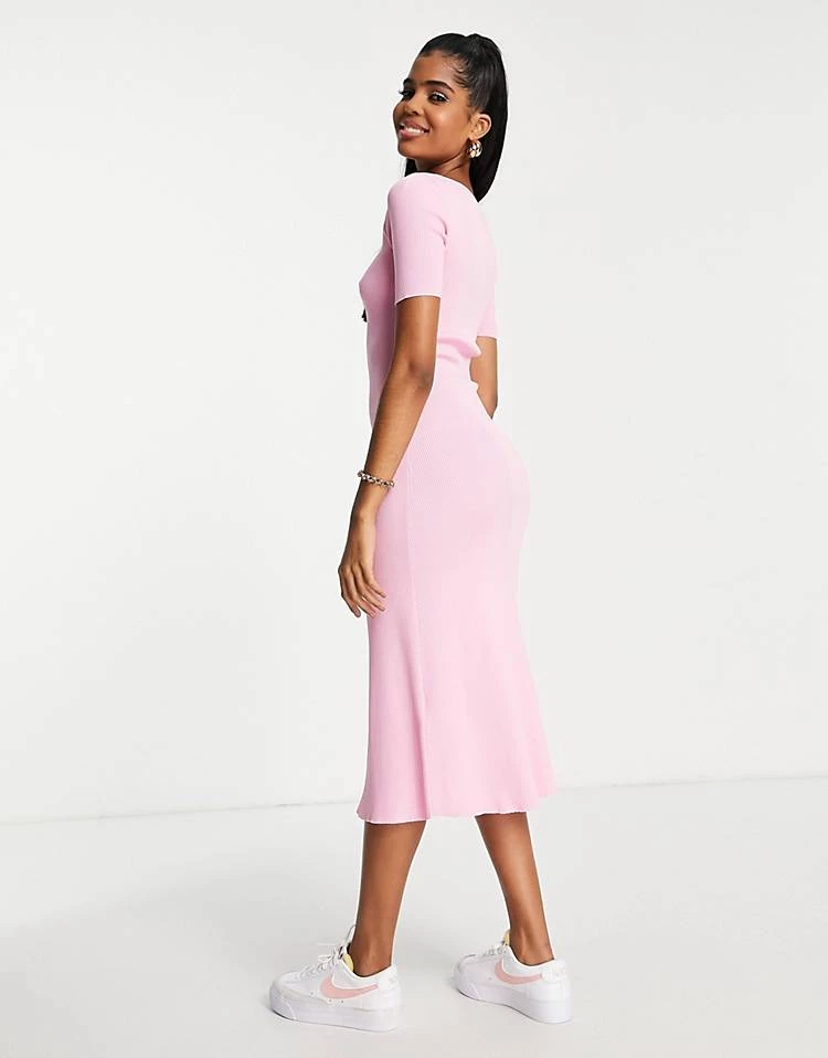 Urban Revivo Knitted Midi Dress With Cut Out Heart In Pink For Women 5 Urban Revivo Knitted Midi Dress With Cut Out Heart In Pink For Women - Image 3