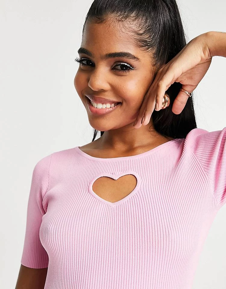 Urban Revivo Knitted Midi Dress With Cut Out Heart In Pink For Women 6 Urban Revivo Knitted Midi Dress With Cut Out Heart In Pink For Women - Image 4