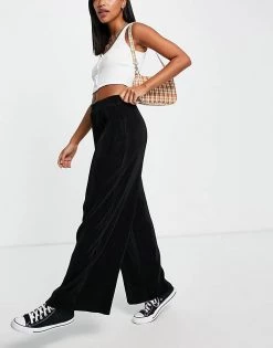 Urban Revivo Plisse Wide Leg Trousers In Black For Women -Urban Revivo Sales unnamed file 848