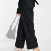 Urban Revivo Wide Leg Trouser With Belt In Black For Women -Urban Revivo Sales unnamed file 879