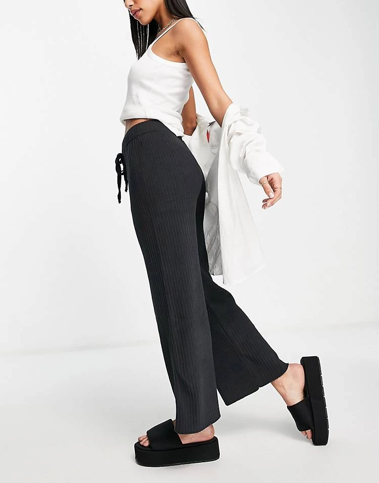 Urban Revivo Knitted Trousers In Grey For Women 6 Urban Revivo Knitted Trousers In Grey For Women - Image 4